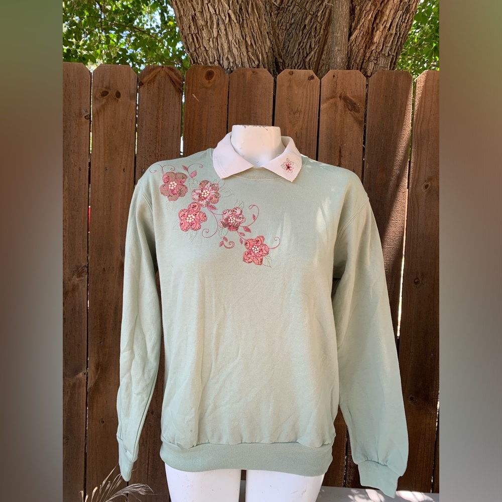NWT "Flowers " Top Stitch grandma's sweater size Small.